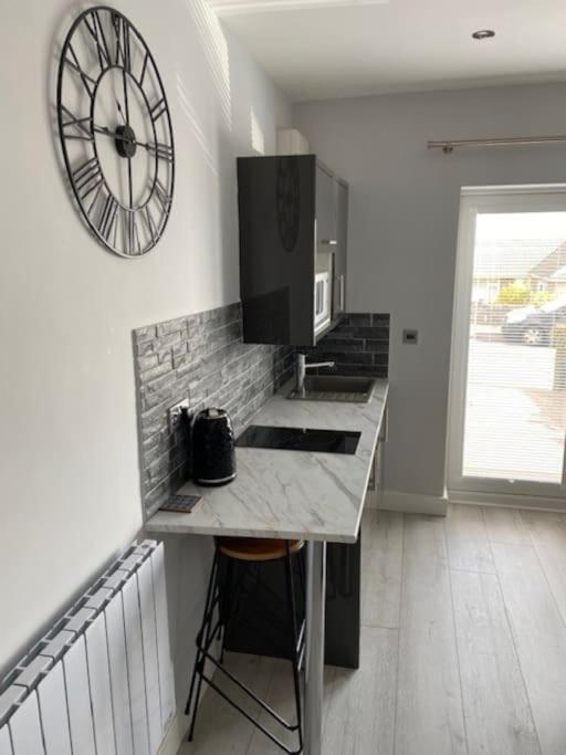 Luxury Mumbles View Studio Apartment Swansea Exteriör bild