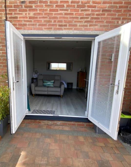 Luxury Mumbles View Studio Apartment Swansea Exteriör bild